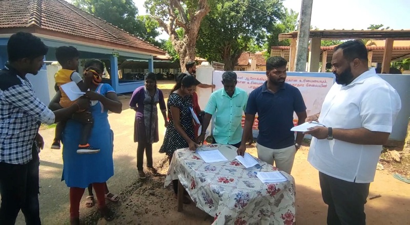 சுகாதார அமைச்சருக்கு எதிராக நம்பிக்கையில்லா தீர்மானத்திற்கு வலு சேர்க்கும் கையெழுத்து போராட்டம்