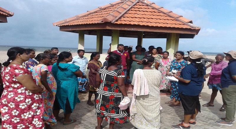 தாழ்வுபாடு மீன்பிடிப் பகுதி தொடங்கி கீரி கடற்கரை வரை  துப்புரவு பணி.
