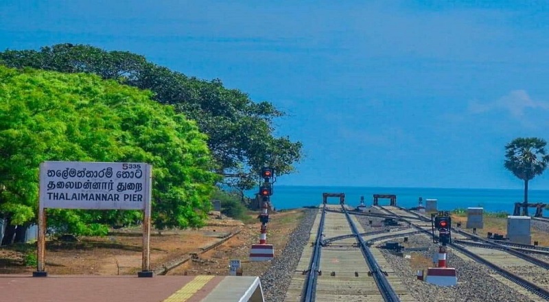 தலைமன்னாரில் இருந்து கொழும்பு நோக்கி புகையிரதத்தில் பயணிக்கும் மக்களின் பிரச்சினையை தீர்க்க கோரிக்கை.