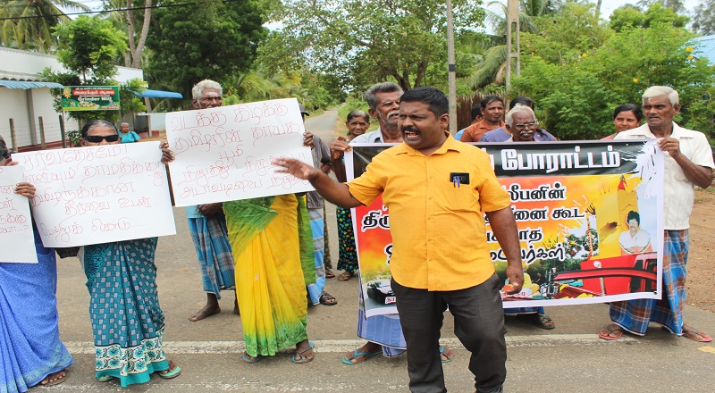 திலீபனின்  ஊர்தி சேதப்படுத்தியமை மற்றும்  தாக்குதல் மேற்கொள்ளப்பட்டமையினை கண்டித்து போராட்டம்