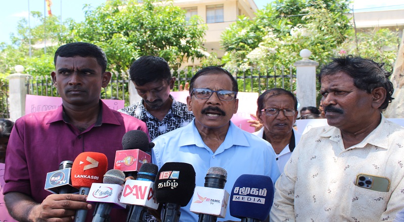 சரணடைந்தவர்களை படுமோசமாக கொலை செய்துவிட்டு கொக்குத்தொடுவாயில் புதைத்திருக்கிறார்கள்