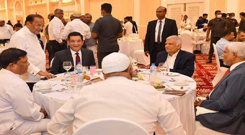  தேசிய இப்தார் நிகழ்வு ஜனாதிபதி ரணில் விக்ரமசிங்க மற்றும் பிரதமர் தினேஷ் குணவர்தன தலைமையில்  நடைபெற்றது.