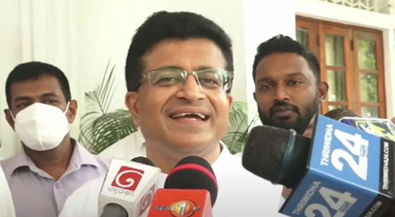 அமைச்சுக்களுக்காக தேசிய அரசாங்கத்தை நிறுவினால் அழிவிலேயே முடிவடையும்! உதய கம்மன்பில