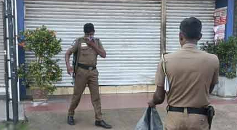 வவுனியா நகர  வர்த்தக நிலையம் முன்பாக சடலம் ஒன்று மீட்பு!