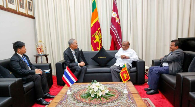 இலங்கைக்கான தாய்லாந்துத் தூதுவர்  சபாநாயகர் இடையே கலந்துரையாடல்