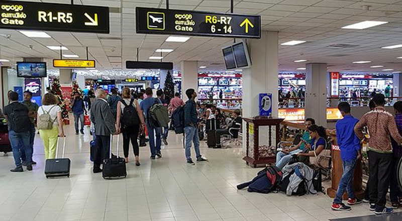 சீன பிரஜைகளை நாடுகடத்த முயன்ற  அதிகாரிகளுக்கு எதிராக விசாரணை: விடுவித்த அமைச்சருக்கு விசாரணை இல்லை