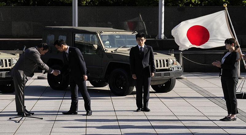 உக்ரைனுக்கு 100 இராணுவ வாகனங்களை  வழங்குவதாக அறிவித்த ஜப்பான்