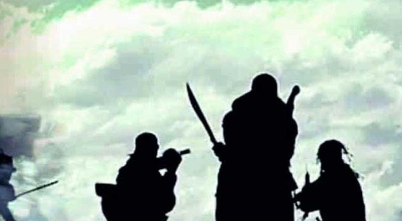 யாழில் பழக்கடை வைத்திருந்தவர் மீது வாள்வெட்டு!