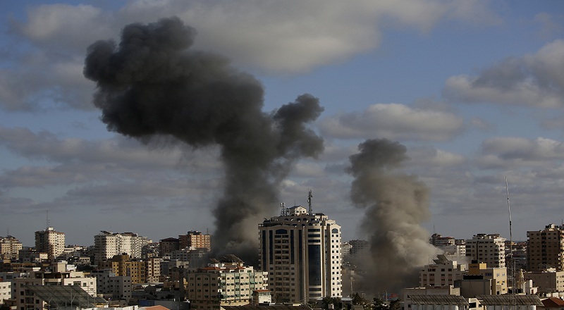 லெபனான் மீது இஸ்ரேல் நடத்திய வான்வெளி தாக்குதலில் 5 பேர் மரணம்