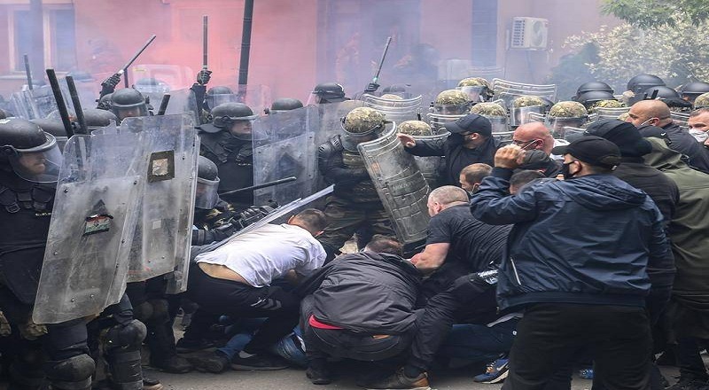 சமீபத்திய கொசோவா மோதலில் 40 நேட்டோ படை வீரர்கள் காயம்