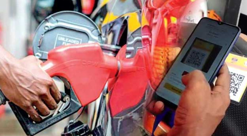 QR குறியீடுகளை  பயன்படுத்தி எரிபொருள் பெறுவதில் மோசடி!