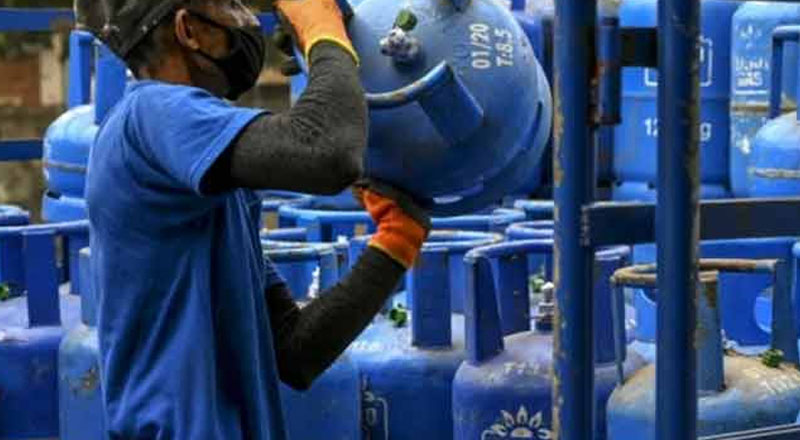 நள்ளிரவு முதல் லிட்ரோ எரிவாயு விலை குறைப்பு! புதிய விலைகள்