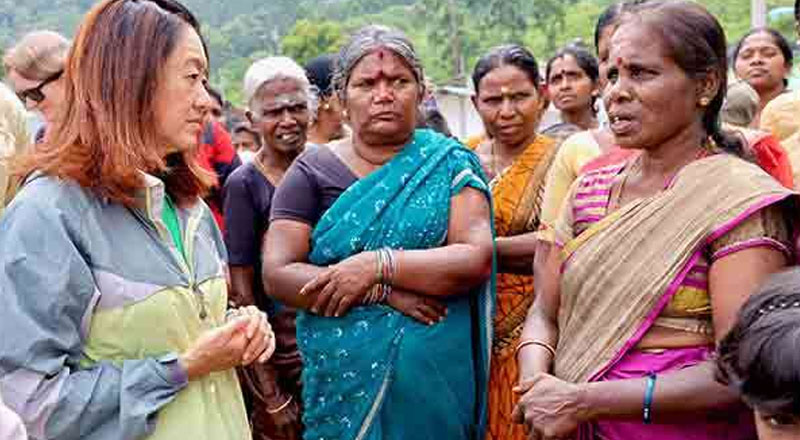 மலையக மக்களை சந்தித்த அமெரிக்க தூதுவர் ஜூலி சங்!