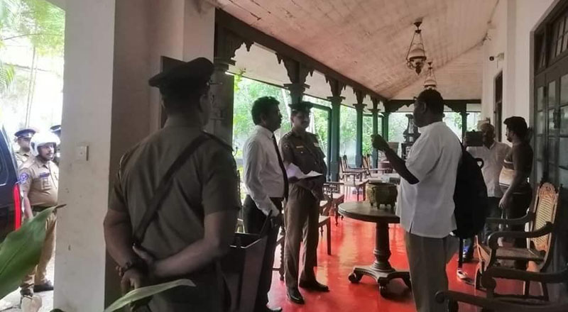 நாடாளுமன்ற உறுப்பினர் கஜேந்திரகுமார் பொன்னம்பலம்  சற்று முன்னர் கைது! (இரண்டாம் இணைப்பு )