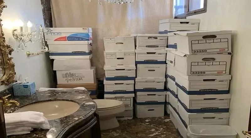 முன்னாள் ஜனாதிபதி டிரம்ப் வீட்டில் மீட்கப்பட்ட  அணு ஆயுத ரகசிய ஆவணங்கள்