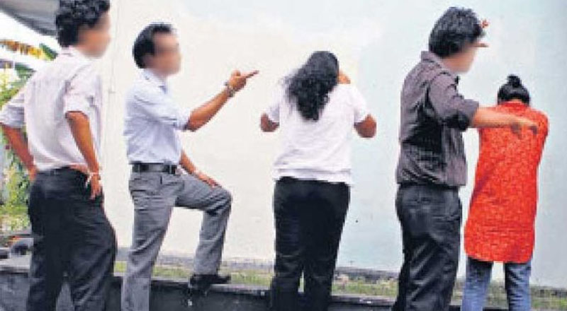 பேராதனையில் புதிய மாணவர்களுக்கு சோறு ஊட்டிய சம்பவம்: 11 மாணவர்களுக்குக்கு வகுப்புத்தடை