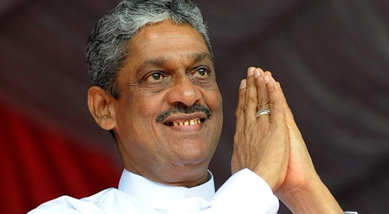 இந்த நாட்டின் ஜனாதிபதியை தான் கண்ணாடியைப் பார்க்கும் போது  காண்கிறேன்: பொன்சேகா