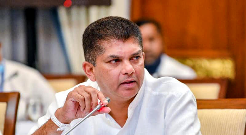 சிறைக் கைதிகளை பயமுறுத்தியதற்காக முன்னாள் அமைச்சர் விசாரிக்கப்படவில்லை