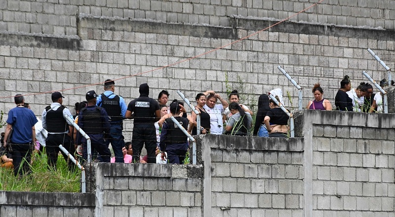 அமெரிக்க சிறைச்சாலை ஒன்றில் ஏற்பட்ட கலவரத்தில் 41 பெண் கைதிகள் உயிரிழப்பு