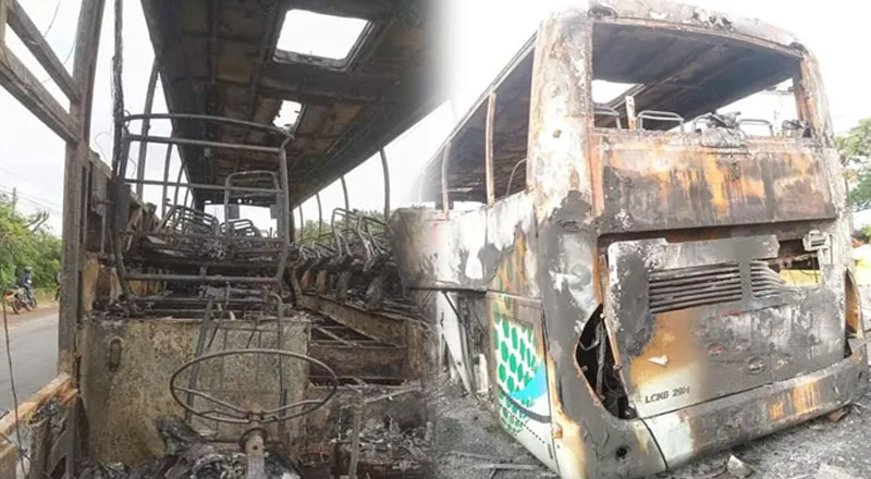 யாழ்ப்பாணத்திலிருந்து கொழும்பு நோக்கி சென்ற  சொகுசுபேருந்து தீ பிடித்து விபத்து!
