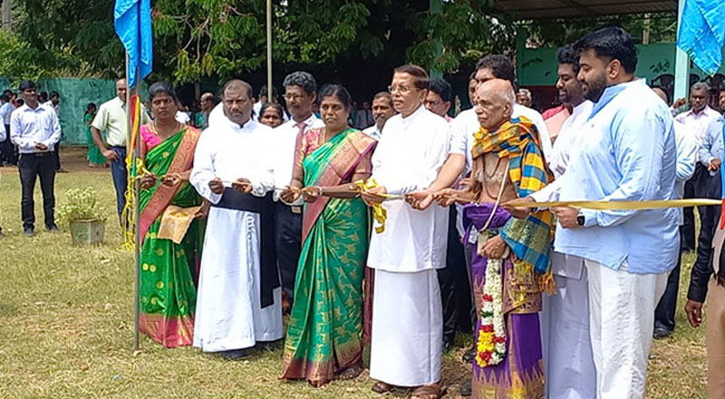 உடுப்பிட்டி மகளிர் கல்லூரியின் மைதானத்தை திறந்து வைத்தார் மைத்திரிபால சிறிசேன!