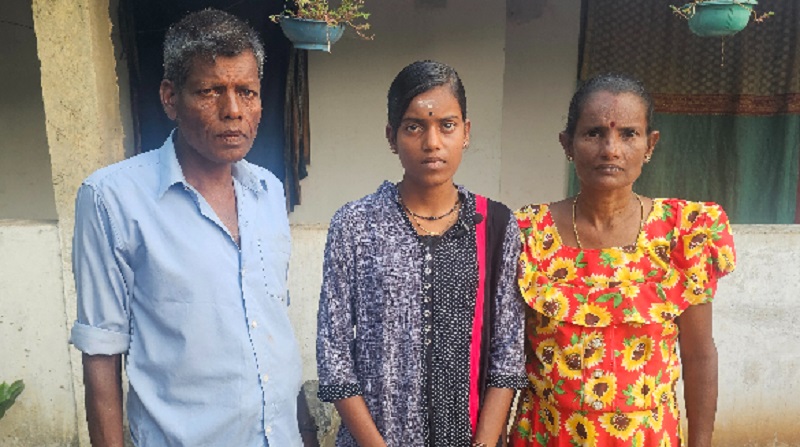 பின்தங்கிய கிராமத்தில் இருந்து உயர்தரத்தில் சாதனை படைத்த தமிழ் மாணவி!