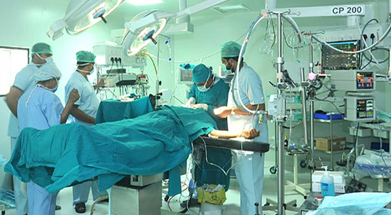 பொருளாதார சிக்கலை சமாளிக்க வெளிநாடு செல்லும் வைத்திய நிபுணர்கள்: கறுப்பு பட்டியலில் சேர்ப்பு