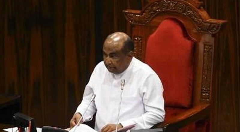 சபாநாயகர்  வெளியிட்ட அறிவிப்பு:  சபையில் எதிர்க்கட்சியினர் கடும் மோதல்