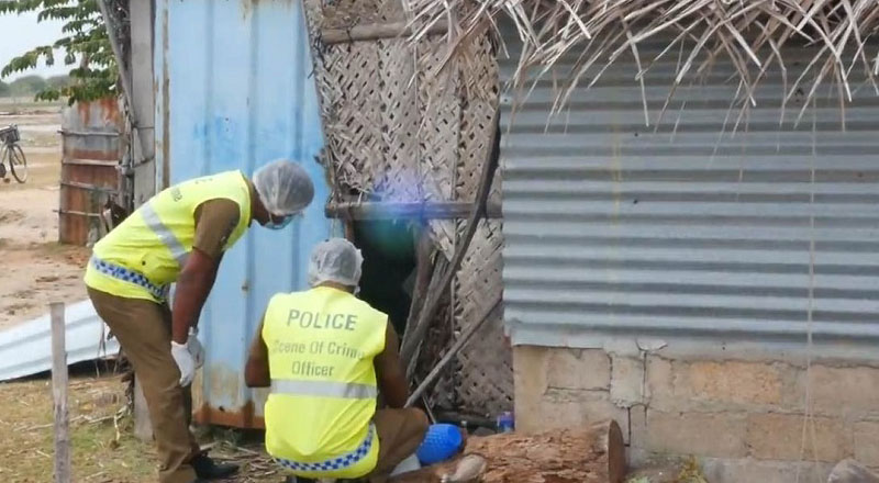 மன்னாரில் இளம் குடும்பஸ்தரின் சடலம் மீட்பு: கொலை என சந்தேகம்! பொலிஸார் அசமந்தம்