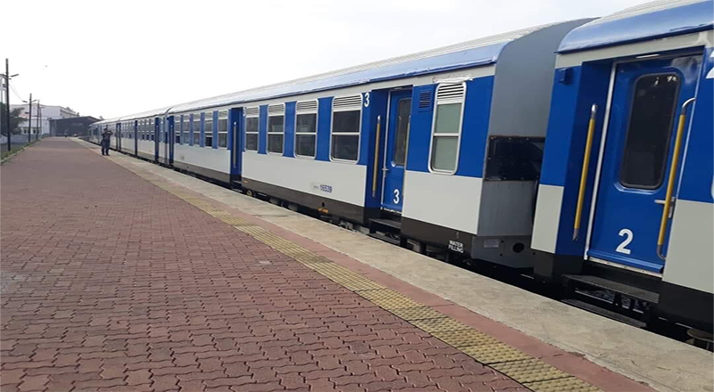 யாழ் - கொழும்பு அதி சொகுசு இரயில் சேவை