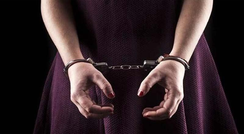 யாழ். பருத்தித்துறையில் தகாத உறவில் ஈடுபட்ட குடும்பப் பெண் கைது