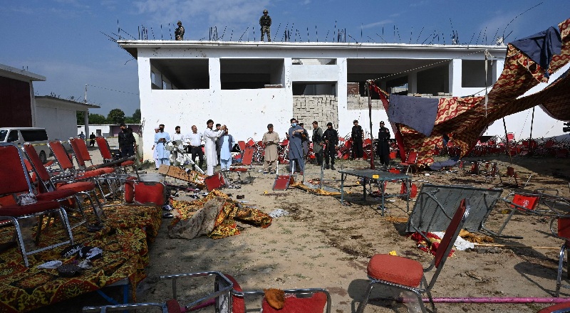 54 பேரின் உயிரை பறித்த பாகிஸ்தான் தாக்குதலுக்கு பொறுப்பேற்ற ISIL குழு