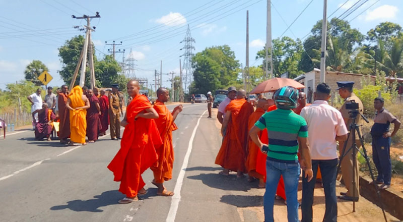 விகாரையின் நிர்மாணப் பணியை நிறுத்துவதற்கு சம்பந்தன் யார்? வெடித்தது போராட்டம்