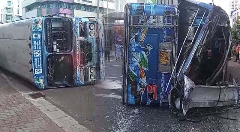 பம்பலப்பிட்டியில் பயணிகள் பேருந்து விபத்து: 07 பேர் படுகாயம்