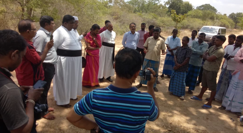 மட்டக்களப்பு கரடியனாறு பிரதேசத்தில் பிக்குகளின் அடாவடி (புகைப்படம் இணைப்பு)