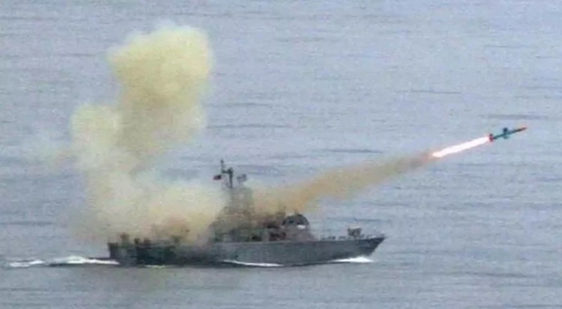உக்ரைனின் அமெரிக்க படகை சுட்டு வீழ்த்திய ரஷ்யா