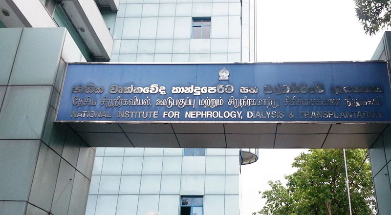 மருத்துவமனையின் நான்காவது மாடியில் இருந்து குதித்த நோயாளி