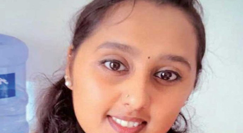 இங்கிலாந்தில் இருந்து வந்த யாழ்.யுவதி 13வது மாடியில் இருந்து  தவறி விழுந்து மரணம்: சந்தேகத்தின் பேரில் காதலன் கைது