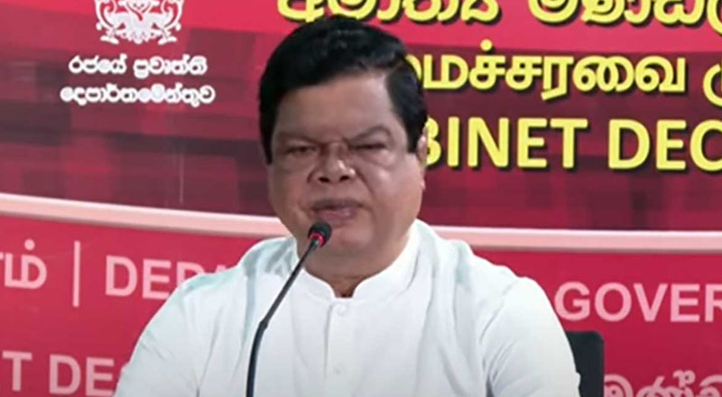 இறந்த இளைஞனுக்கு புகையிரத  ஊழியர்களே பொறுப்பேற்க வேண்டும்: அத்தியாவசிய சேவையாகின்றது ரயில்வே