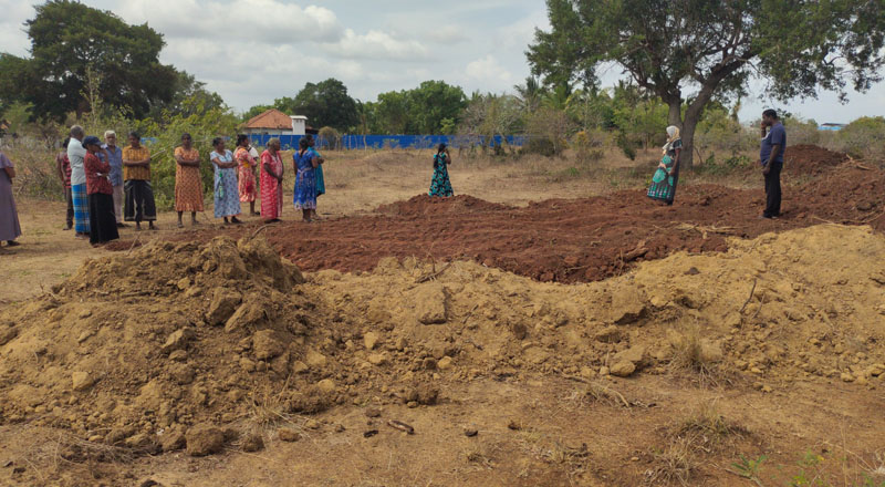 நிறுவனங்களிற்கு காணி பகிர்ந்தளிக்கக் கோரி மக்கள் போராட்டம்!