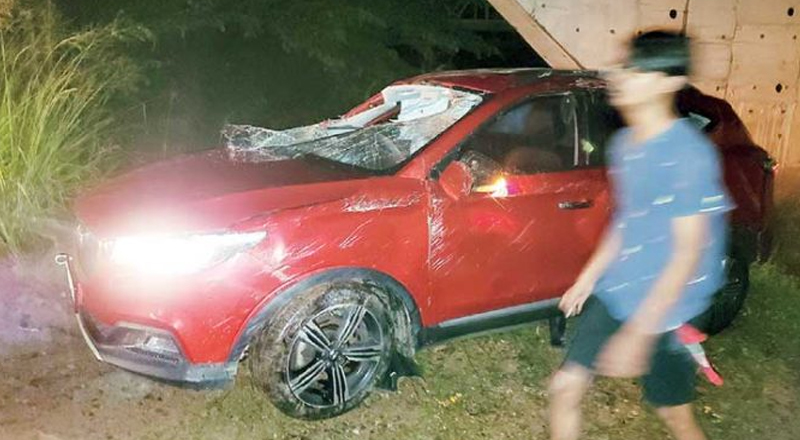 ஒரே குடும்பத்தைச் சேர்ந்த நால்வர் உட்பட ஐந்து பேரை வைத்திசாலைக்கு அனுப்பிய விபத்து