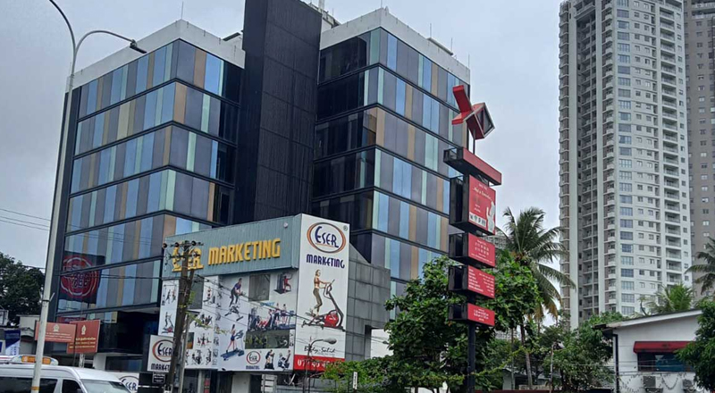 வாடகை கட்டவில்லை: வனவிலங்கு அமைச்சின் கட்டிடத்தில் உள்ள மின்தூக்கிகள் முடக்கம்