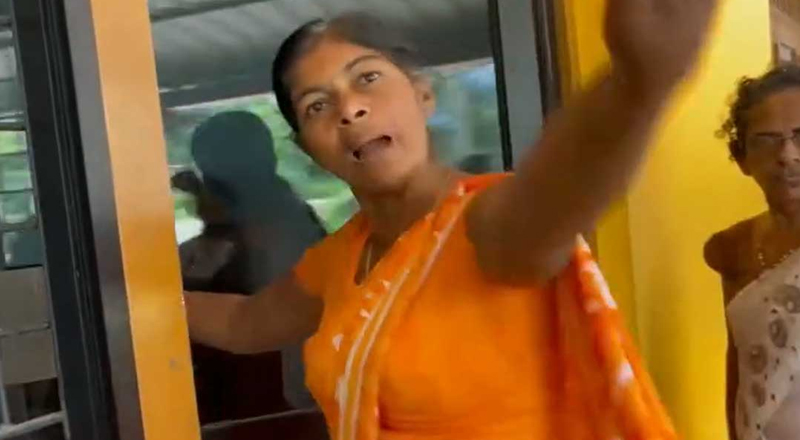 வாடிக்கையாளர்களை திட்டிய சமுர்த்தி வங்கி முகாமையாளர் பணி இடைநிறுத்தம்