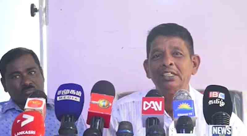 இலங்கைப் பிரதமர் வடக்கு தெற்கு என பிரித்துப் பார்ப்பதாக வடக்கில் குற்றச்சாட்டு