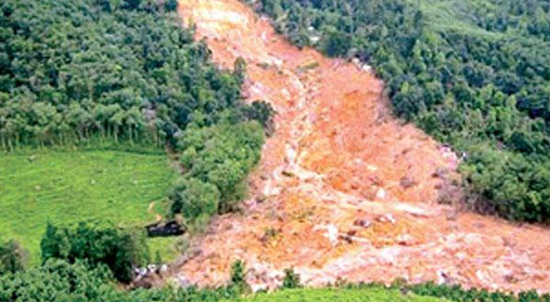 மீரியபெத்த மீண்டும் மண்சரிவு அபாயத்தில்: 244 குடும்பங்கள் வெளியேற்றம்
