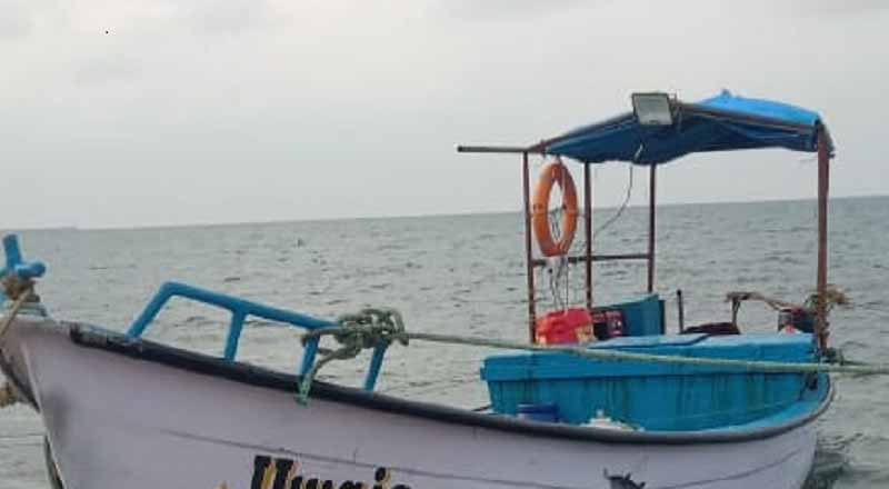 சர்வதேச கடல் எல்லையில் கடத்தலில் ஈடுபட்ட இலங்கையர்கள் உட்பட 12 பேர் கைது!