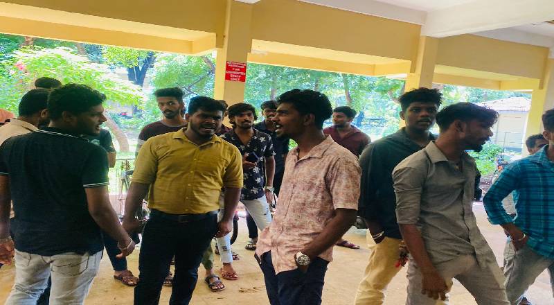 மாணவர்களின் கதவடைப்பு போராட்டம் -  அறிக்கையை மீளப்பெறும் யாழ்.பல்கலை ஆசிரிய சங்கம்!