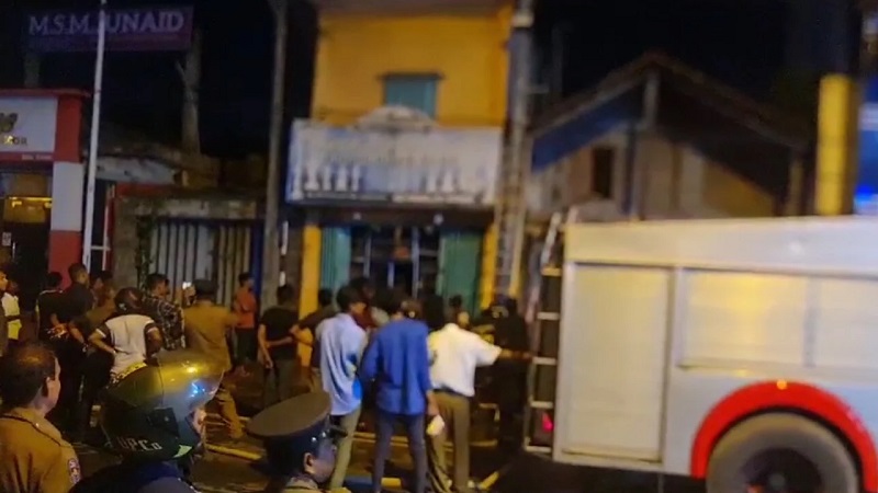 யாழில் தீக்கிரையான வர்த்தக நிலையம்!