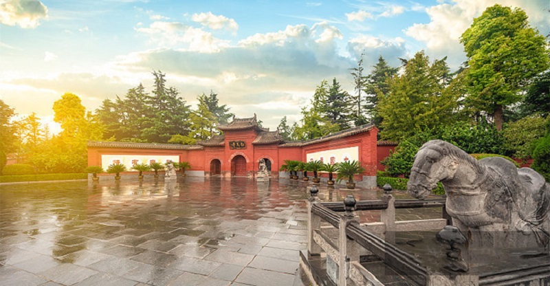 சீன வெள்ளைக் குதிரை ஆலய வளாகத்திற்குள் இலங்கை பாரம்பரிய பௌத்த விகாரை!