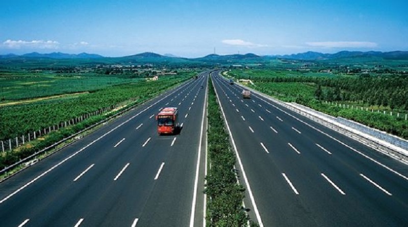 அதிவேக வீதிகளில் பயணிக்கும் சாரதிகளுக்கு விடுக்கப்பட்டுள்ள முக்கிய அறிவிப்பு!
